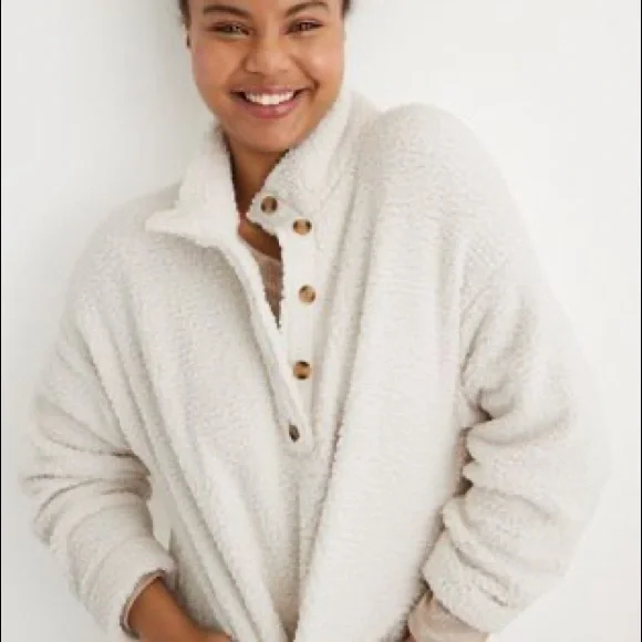 Aerie traspirable cloud sherpa oversized button pullove